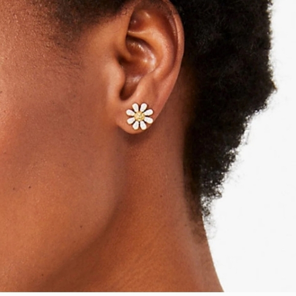 🔹️Kate Spade 🔹️Dazzling Daisy Pendsnt Necklace And Earring Bundle - Picture 10 of 10